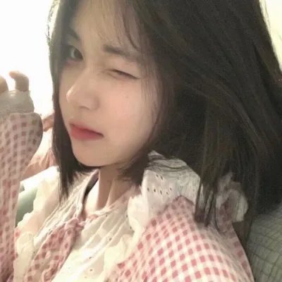 赢取女孩 海报